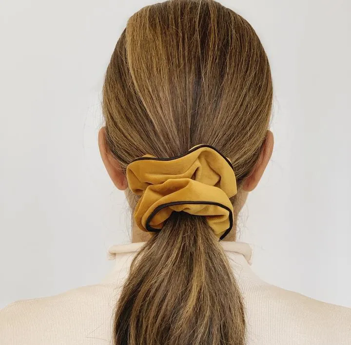 Paris Mode - Piping Velvet Scrunchie